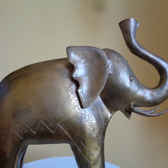 Vintage large standing elephant stature figurine trunk up for luck! - Picture 3 of 9